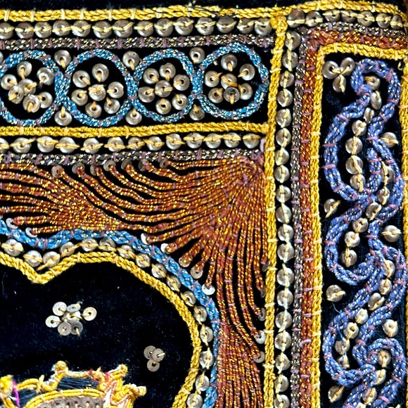 Vintage Burmese Kalaga Tapestry Crossbody Bag - Picture 9 of 13